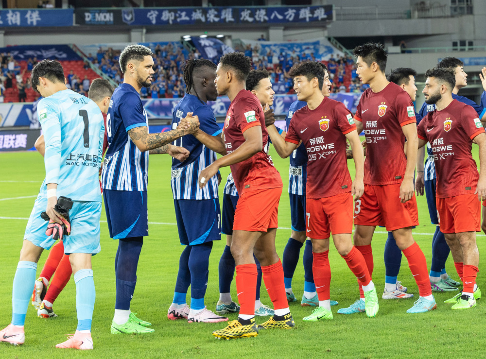 兰博电竞-包含中超关键时刻再迎强敌，武汉三镇外线爆发，主帅态度——底气十足，团队化学反应显著的词条