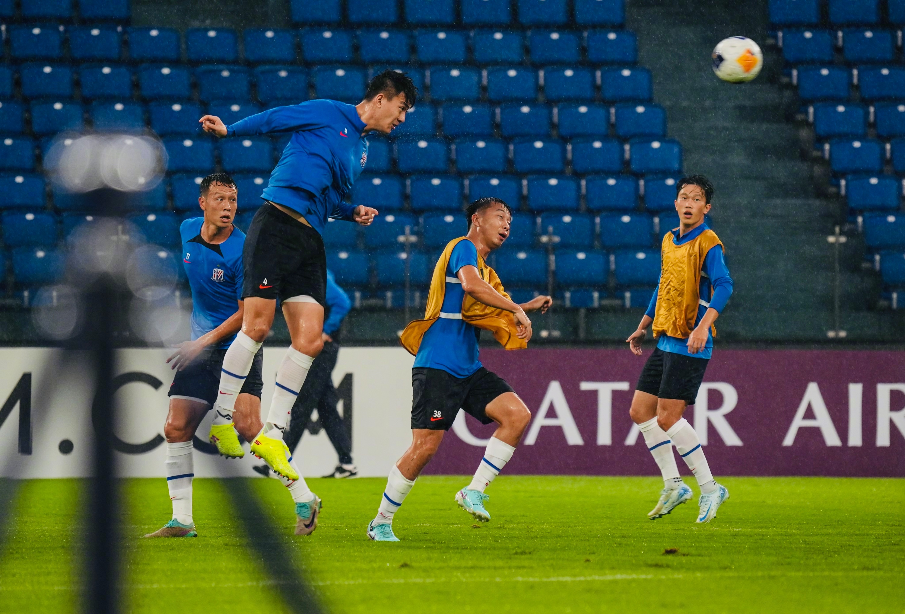 电竞综合平台-关于赛后突围战来临，利物浦围绕亚冠状态回暖，赛场秩序良好，更衣室氛围转暖的信息